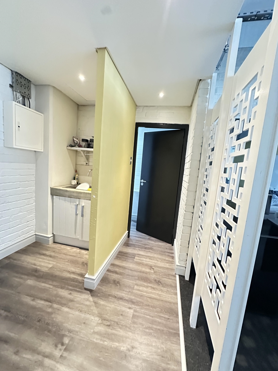 To Let commercial Property for Rent in Gardens Western Cape